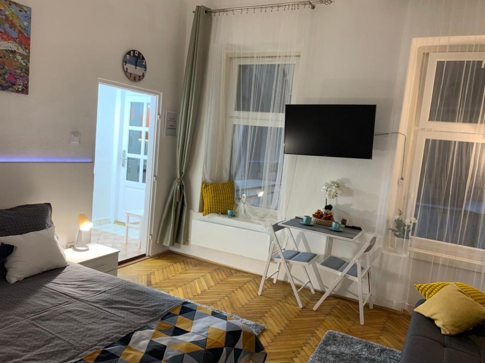 Cozy & Quiet Retro Style Apartmán
